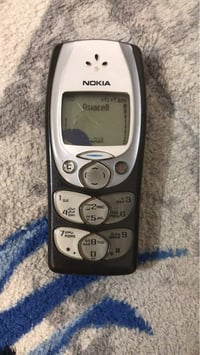 نوكيا ٢٣٠٠ • ازرار • بسيط