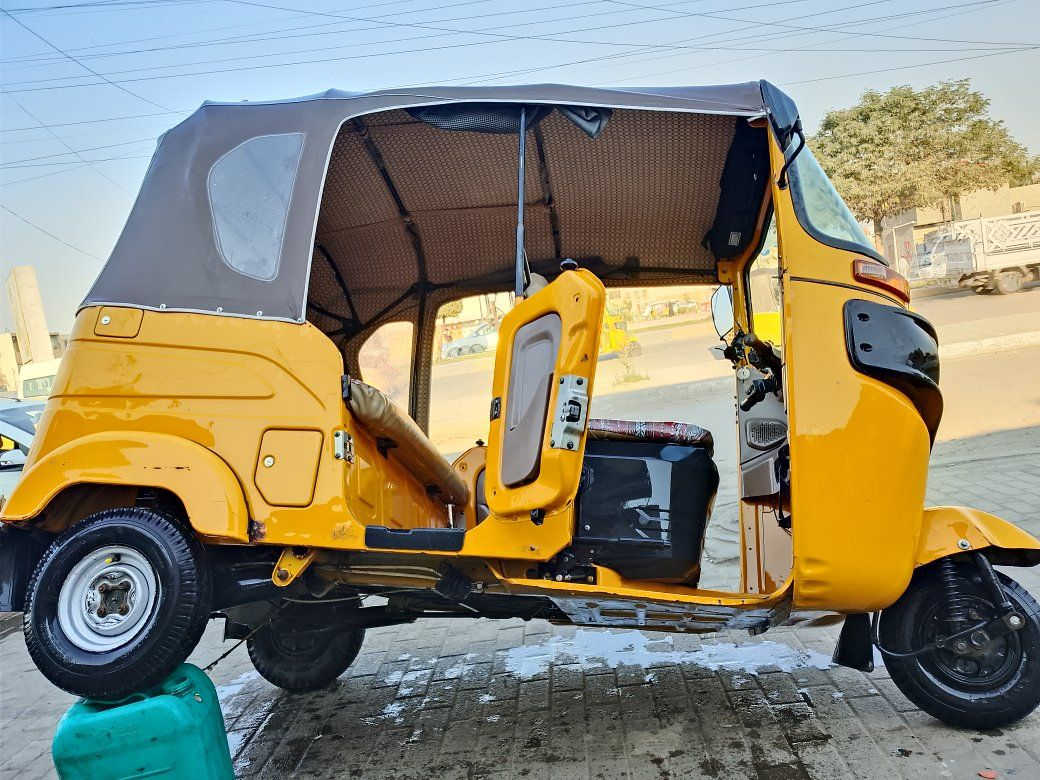 السلام عليكم ورحمه الله 
تكتك 22 للبيع مكاني الحبيبية تكتك خير من الله مطالعة اني موضف صارلي سنة ونص من مشتريهة بس الجمعة اطلع بيهة والله ورقم وسنوية بسمي ثاني يوم التحويل برغي واحد مفتوح بيهة تجي تفحص وموضح كلشي بالصورة التكتك معروضة ب9 الشراي يتصل ***********
