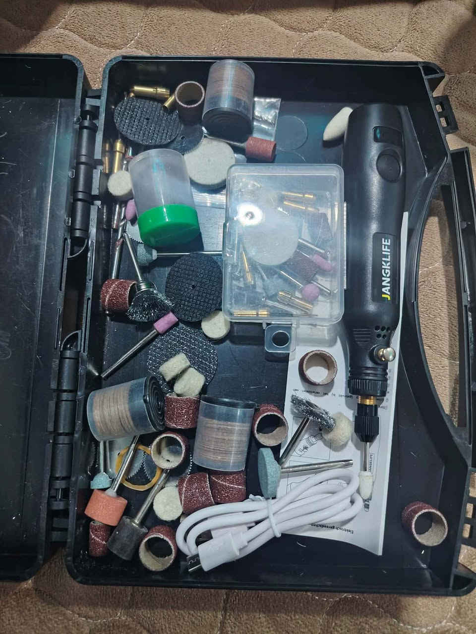 السلام عليكم.  جهاز. نقش. 
ينقش على الخشب والحديد والبلاستك 
جهاز جديد مع كل ملحقاته. 
مكاني حله. قرب البوابه الجنوبيه. سعر 20الف الهندية, كربلاء


**إذا كنت صاحب هذا الإعلان وتريد حذفه لأي سبب، رجاءا أرسل رسالة إلى الدعم الفني**