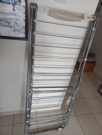 مشر ملابس • ديكور