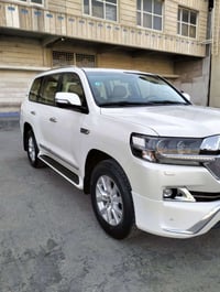 لاندكروز شركة زاز موديل 18 السيارة جديده ومكفوله مثل ماوضح بالصوره  مك...