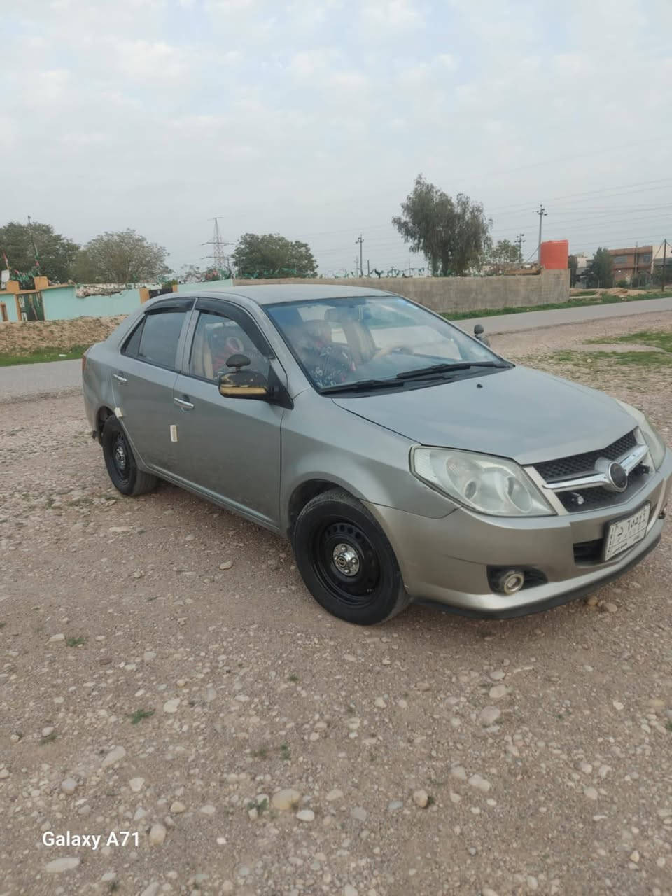 للبيع جيلي mk 2011 رقم بغداد سنوية لحد 2029 مكينة كورلا كير عادي لايت زنون تدفئه تبريد ثلج كير ومكينة مكفول سيارة مال بيت متعوب عليهة السعر 38 وبي مجال العنوان ديالى خانقين للاستفسار ***********
