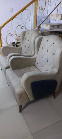 كراسي • نضيفات • مجال بسيط