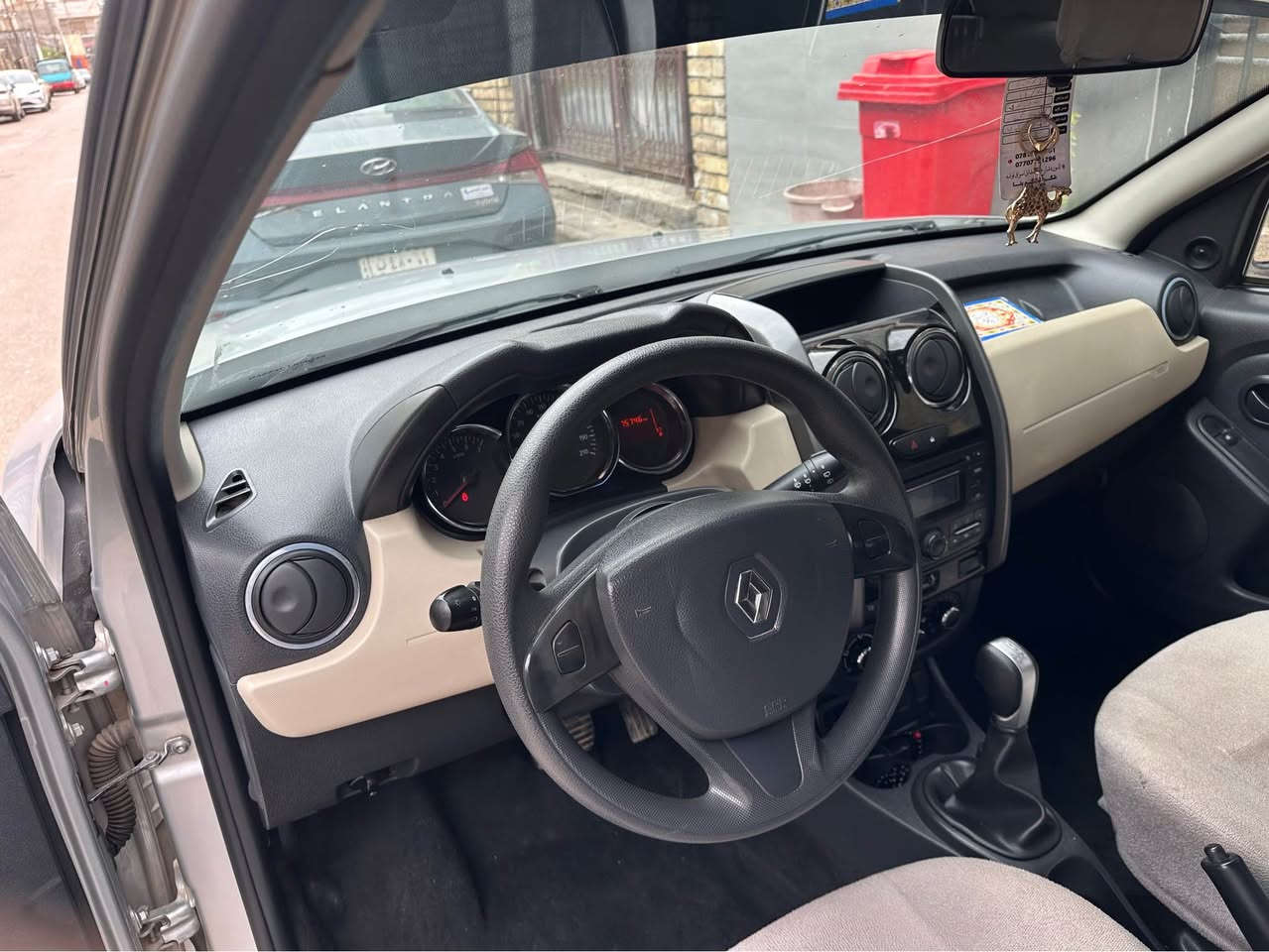 رينو دايستر 2018 سيارة جديدة بمعنى الكلمة لاصبغ لا بارد ولا برغي مفتوح بيه كير ومكينه مكفولات ماشية 75 الف مكينه 2000مكانه بغداد الدورة رقمي ***********
*********** واتساب بغداد, العراق
