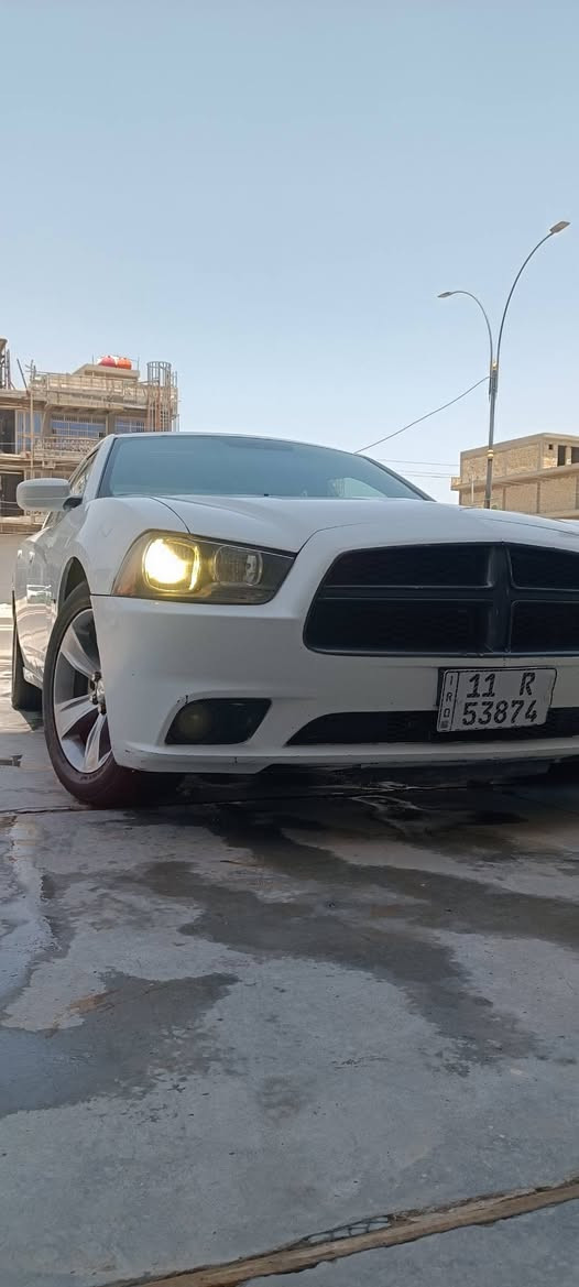 جارجر 13 RT
مكينة V8 5700
رقم بغداد بأسمي تحويل مباشر 
فول بدون فتحة 

بجم كبس
حادثهة 3 قطع جهة السايق 
بدون دواخل 
بدون ايرباك 
130$ وبيهة مجال 
مكاني حلة شارع 60
***********

