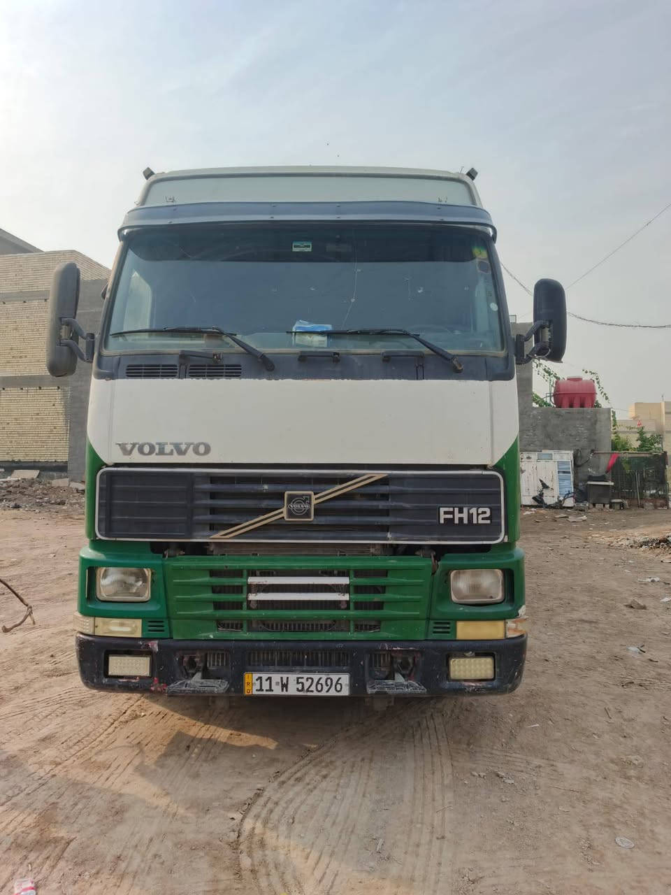 للبيع فولفو موديل ٩٧ رقم بغداد سنويه ٣٠ بس الرأس مكينه كير خير من الله مكانه بغداد للاستفسار اكثر اتصل ***********
