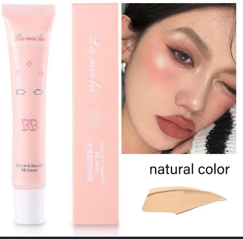 ✨ BB Cream من Lameila… سر البشرة الطبيعية والمخملية ✨

إذا تحبين المكياج الناعم اللي يبين بشرتج مرتبة وناعمة بدون طبقات ثقيلة، فهذا الـBB Cream راح يصير المفضل عندج 🤍
قوامه خفيف جداً ويندمج بسرعة ويا البشرة حتى يعطيج لوك طبيعي، صافي ومشرق من أول استخدام.

💖 مميزاته:

* يوحد لون البشرة بطريقة ناعمة وحلوة
* يخفي الاحمرار وآثار الحبوب والمسام بشكل طبيعي
* يمنح البشرة ترطيب ولمعة صحية بدون تكلف
* يخلي الوجه يبين أنعم وأرتب طول اليوم
* مناسب للاستعمال اليومي والجامعة والدوام
* سريع بالتوزيع وما يحتاج وقت بالمكياج

✨ النتيجة؟
بشرة فريش، ناعمة، وإطلالة مرتبة كأنج حاطة فلتر خفيف على وجهج 😍

مناسب للبنات اللي يحبّن الجمال الطبيعي والمكياج الخفيف الأنيق بعيداً عن الثقل والتكتل 💕 
السعر ب5الاف
توصيل بسمايه الف
توصيل محافظات5الاف
ويه كل طلب هديه💗💗


**إذا كنت صاحب هذا الإعلان وتريد حذفه لأي سبب، رجاءا أرسل رسالة إلى الدعم الفني**