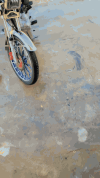 سيفان موديل 24 خير من الله نقصه دبلات امامي وبريك عارضه 650وبيه مجال المكان بغداد قرب الجزيره السياحيه 
*********** متواجد واتساب
