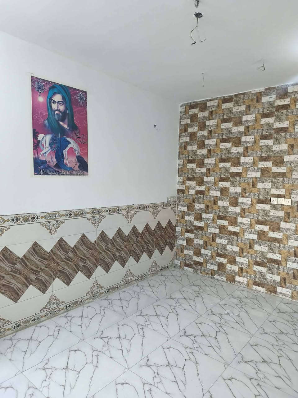 حي الحكيم  مقابل الادبيه الثانيه قريب مدارس
استقبال مطبخ هول غرفه نوم جوه وغرفه نوم فوك بيتون ستاره كامل ارضيه بورسلين صيحات مطبخ سيراميك للسقف  درج مطبخ إزاره البيت كله 
شارع 10 متر 
يبعد عن تبليط الدبيه  200
للبيع فقط ب33 
‏‪***********‬‏
