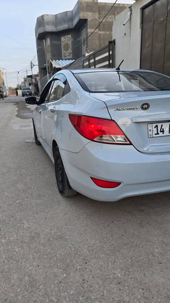 البيع هونداي اكسنت خليجي محرك 1600 موديل  2015 رقم نكليزي جديد باسمي مكفوله من الحادث والضربه شاشه كامره اشاير بلمري تحكمات ستيرن جهتين منضومه لايت زنون متكامله حداده طخم تاير محرك كير جاهزه السعر ٩٣ العنوان البصره حمدان  *********** ابو الخصيب, البصرة
