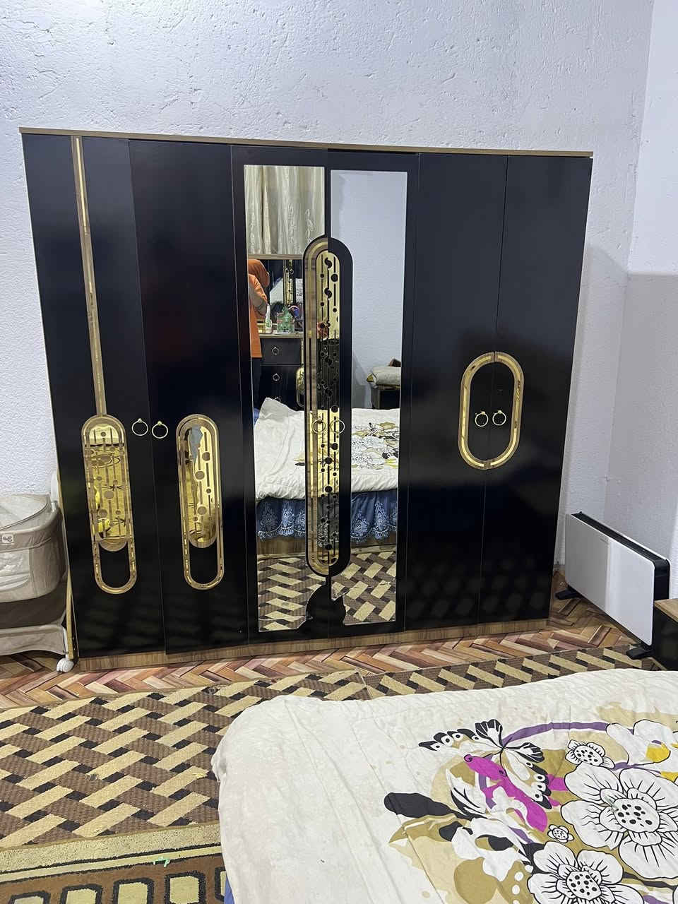 غرفه نضيفه للبيع 300 البصره حي الاصدقاء ***********
