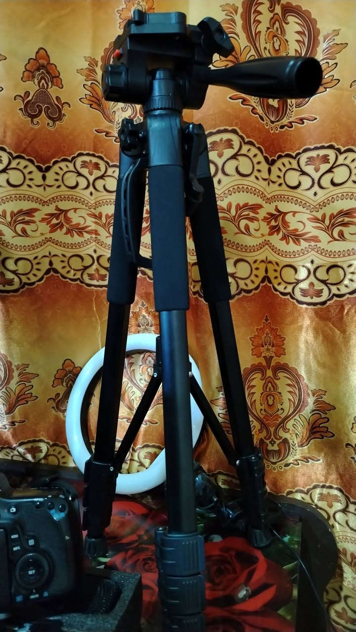 بيع كانون نيكون
كلش نضيفه مابيه اي عيب جديده
لك
مع ستاند  عدد 2 الطول مترين اصلي
 موضح بصوره

مع مايك خارجي
مع جنطه كامله
مع شاحنه وبطاريه جديده
مع اله تصوير اضائه
مع مايك اصلي وجهاز لقط
الصوت
كلشي موضح بصوره

الخاص موجود الي يدفع سعر يدخل خاص حياكم
الله
العنوان صلاح الدين  تكريت


**إذا كنت صاحب هذا الإعلان وتريد حذفه لأي سبب، رجاءا أرسل رسالة إلى الدعم الفني**