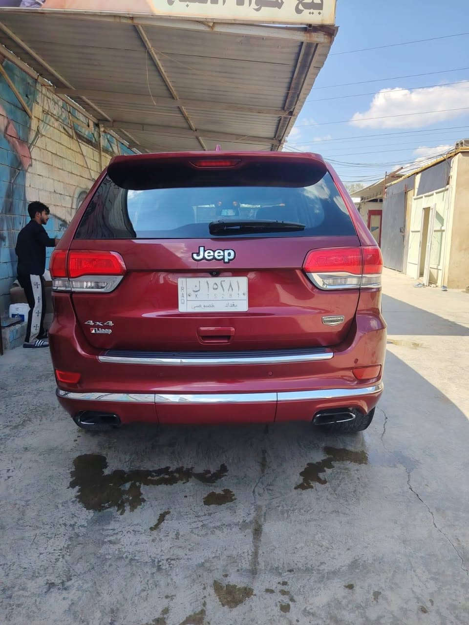 جيب كراند شيروكي سومت ٢٠١٤ محرك هيمي ٥.٧ بيها تحديث دعامية أمامية مال s وبنيد بدون ايرباك ماشية ٩٦ الف مايل السعر ٢٠٧ وبيها مجال بسيط للاستفسار ***********
