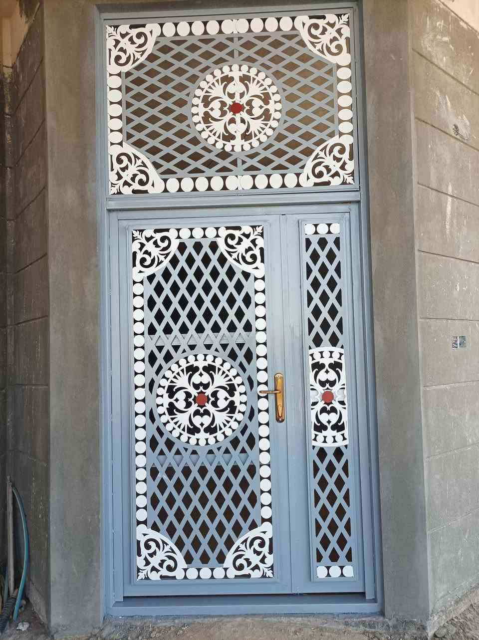 صباغ أبواب وشبابيك بسعار مناسبه ***********
