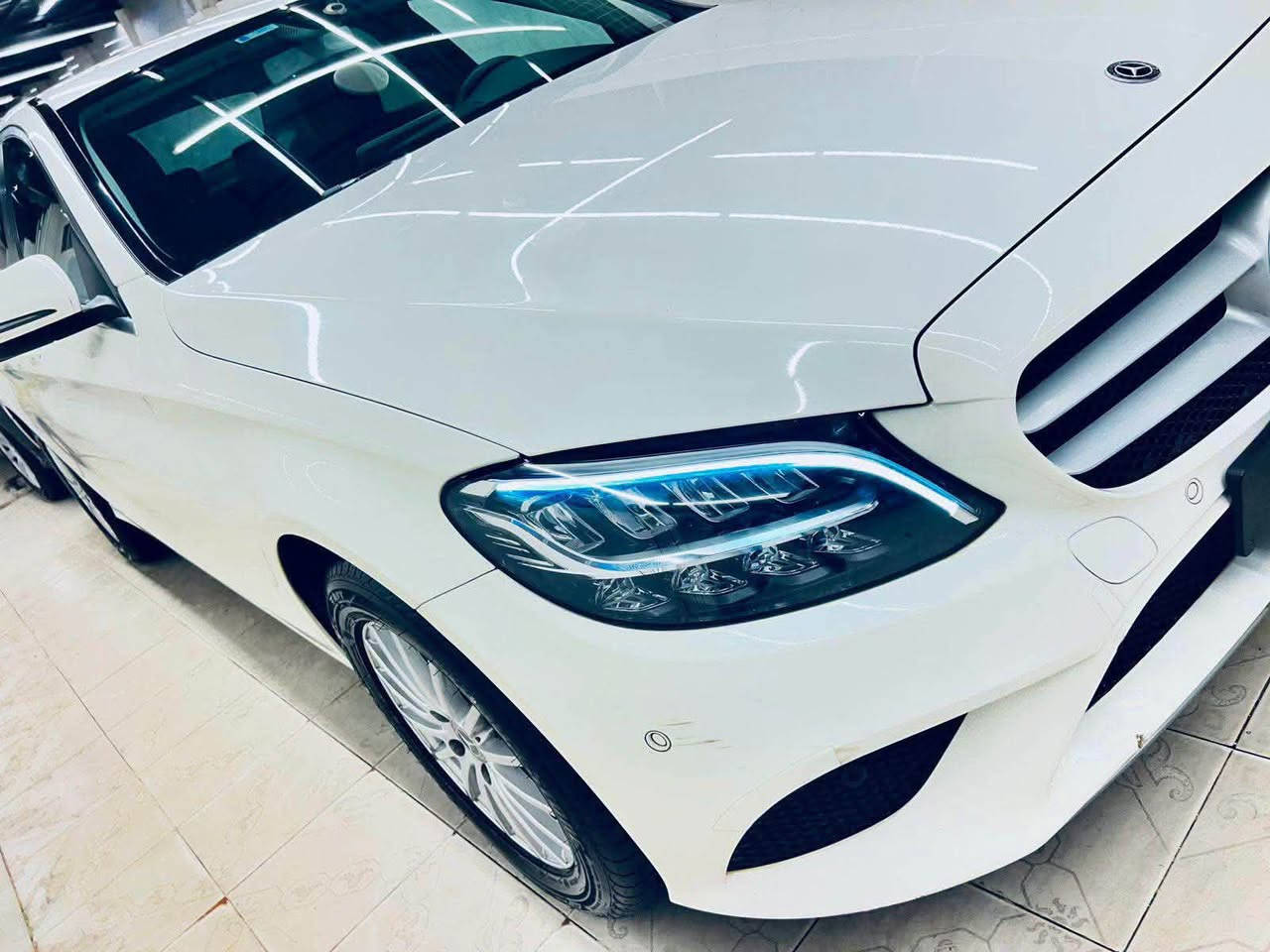 Mercedes-Benz C180

  Model 2020 

  ONLY 23 .000 k,m 

   Like zerooo 👍

__السيارة بحالة الزيروو 

__دهان المصنع بالكامل 💣

__ صيانات منتظمة في التوكيل👌

__ طبقة حمايه بروتكت مي بالضمان 

__ طقم كاوتش جديد لسه راكب 

__للإستفسار يرجي الاتصال 

_ 01005855463
_01001310359
_01013200048

📌📌العنوان 220 شارع الحجاز مصر الجديدة معرض المنياوي موتورز


**إذا كنت صاحب هذا الإعلان وتريد حذفه لأي سبب، رجاءا أرسل رسالة إلى الدعم الفني**