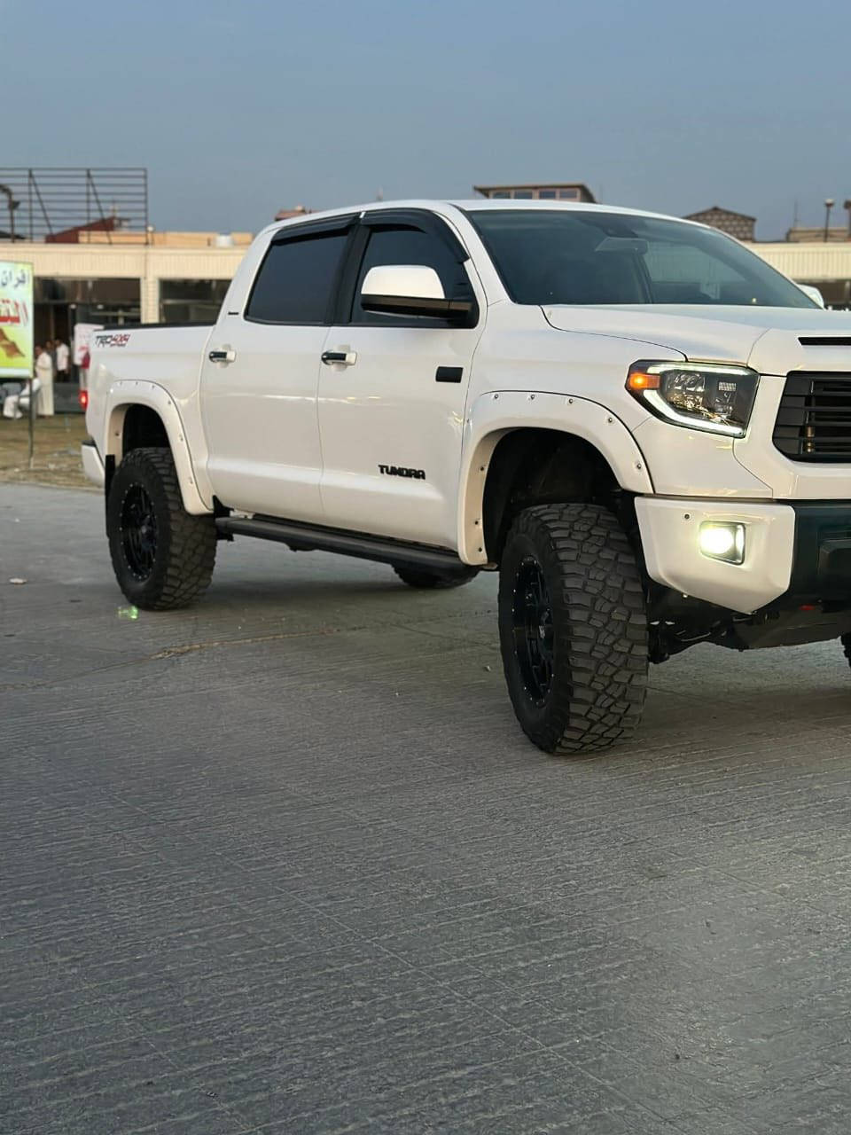 تيوتا تندرا موديل ٢٠٢٠ للبيع
ماشية ٧٥الف ميل وارد امريكي فقط شبر في البنيد بارد معدلة في امريكا سستم كامل في الشركة فول مواصفات محرك ٥٧٠٠ رقم دهوك سنوية جديدة السعر عند الاتصال ***********علما ان السيارة في محافظة النجف
