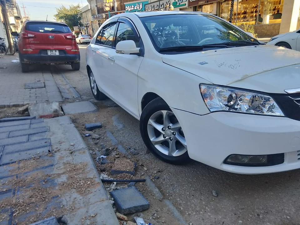 السلام عليكم ام كراند C7موديل ٢٠١٣ رقم بغداد انكليزي مكفوله من الحادث والتبديل والصبغ  جديد لاخياس ولا اي خلل مكينة 1800   تخم تاير جديد ادامه كامله  السياره ماشيه ٨١ الف حقيقي بيع او مراوس   السعر ٦٠  مكانها ناصرية شطرة   ***********
