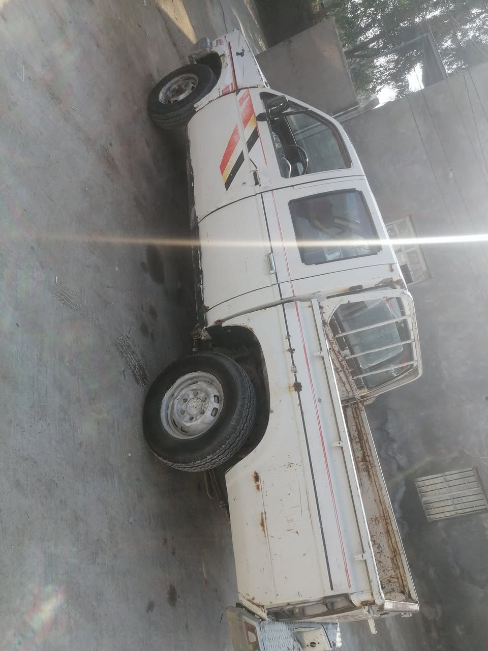 سلام عليكم نيسان دبل مكينه وكير ونجي ناعم رقم انبار مشروع وطني سنويه ضايعه اكعدك ويه المالك حداديه وتخم تاير جاهزه وبور كله جديد المكان كربلاء السعر 17 الرقم ***********
