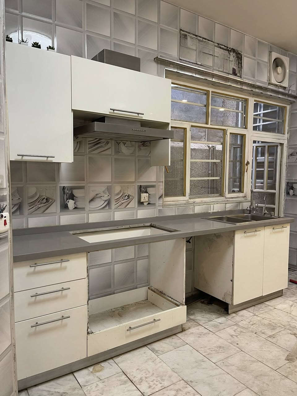 كاونتر مستعمل للبيع مع السنك والخلاط
السعر 1,500,000
للجادين فقط
*********** واتساب
بغداد حي حطين
