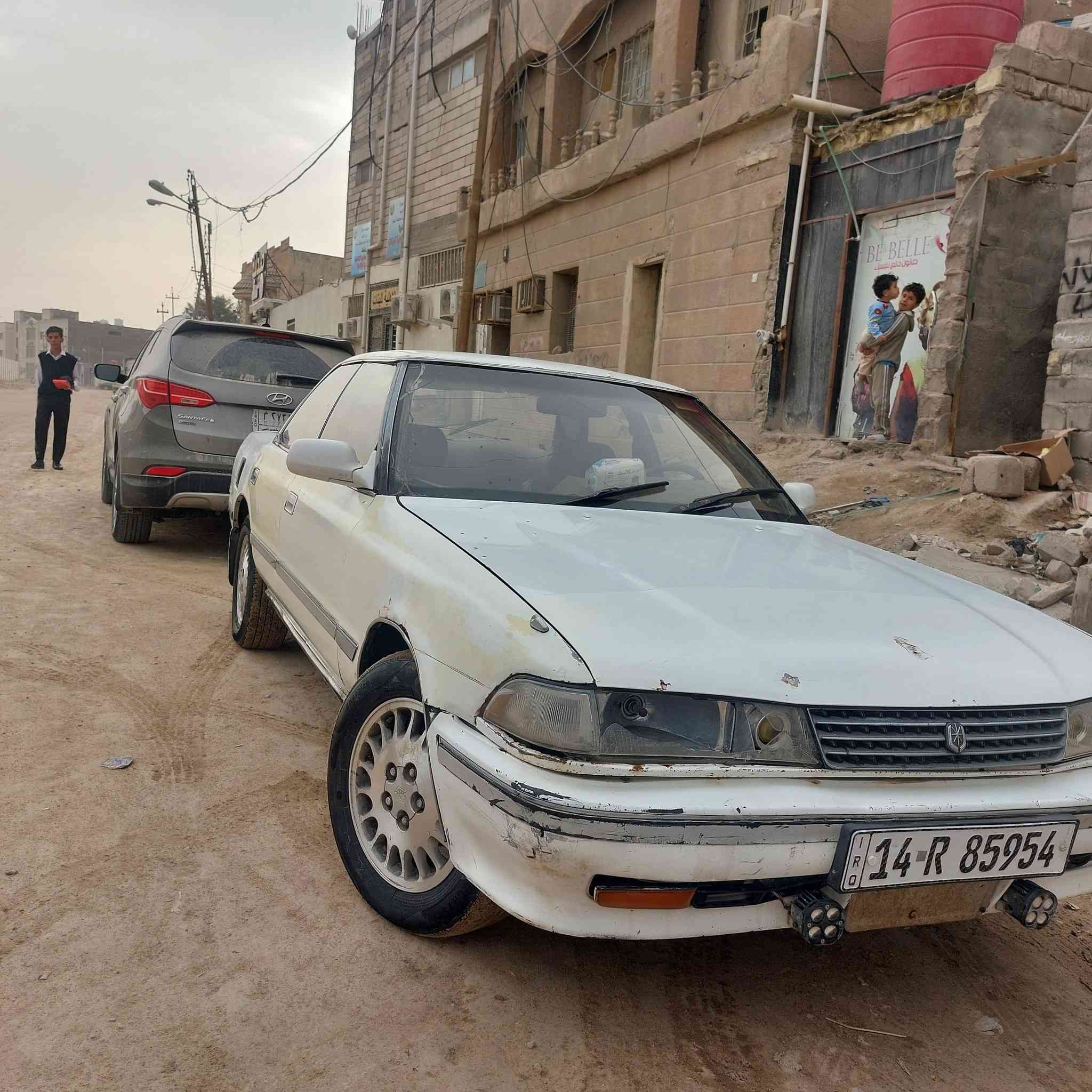 يا الله اللهم صل على محمد وال محمد 
سيارة مارك كصيف ونجي ٦ سلندر محركها بيه ضعف ربل ولف يخليها ادخن فقط بداية التشغيل وهي باردة بعدين الوضع طبيعي كيرها واحد على واحد  غرفتها نضيفه كهربائيات شغالة ...السيارة  بأسمي سنوية لل ٢٠٢٩ رقم انكليزي اكفلك اوصلياتها كامله لا بيه كص ولا نقل جثه مكانها بصرة / الزبير 
بيع مستعجل ابيع كوم حديد 
مطلوب بيها سعر ٣٠ بيه مجال كلش قليل حق الجية 
رقمي 
***********  هاتف 
*********** واتساب
