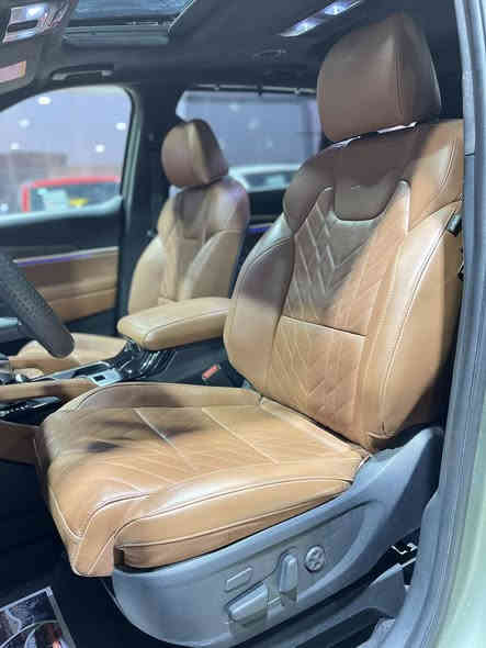 #كيا تيلورايد فئة SX PRESTIGE أعلى فئة موديل 2024
#الضرر  : جاملغ خلفي فقط
#الرقم : مرقم اربيل (الرقم الدولي تحويل او وكالة )
#الايرباك : بدون ضرر اي ايرباك

#المواصفات : 
▪️السيارة : كيا تولارايد SX PRESTIGE X - LINE X PRO لون زيتوني
▪️الموديل : 2024
▪️المحرك : 3.8L (ستة سلندر)
▪️العداد : 9 الاف ميل حقيقي
▪️حجم الويل : ويل كب حجم 19 اسود مع طقم تايرات بحالة ممتازة
▪️كامرة محيطية عدد 5 برؤية 360 درجة
▪️كشنات السيارة جلد فاخر لون قرميدي اصل
▪️فتحات سقف 2
▪️بصمات عدد 2 للأبواب مع بصمة تشغيل
▪️خاصية تحديد المسار
▪️رادار امامي للتوقف التلقائي
▪️حساس امامي و خلفي
▪️حساسات و رادارات الاجتياز الجانبية (نقاط عمياء)
▪️كامرة خلفية دوارة اصل مع الستيرن
▪️تحكم فول كهرباء لمقاعد المقدمة 
▪️شاشة الدشبول حجم كبير للتحكم بايعازات السيارة
▪️تدفئة وتبريد لكشنات المقدمة
▪️تدفئة وتبريد للكشنات الخلفية
▪️بردات خلفية اصل
▪️السيارة 7 راكب
▪️ثلاث قطع تبريد
▪️تشغيل عن بعد
▪️جنطة كهرباء
▪️سستم صوت HARMON / KARDON
▪️تحكم ستيرن جهتين بلوتوث وحاكية وكروس سرعة وتحكم صوت 
▪️نظام ABS مانع انزلاق

نكفل السيارة من ( الغرق و الشاصي والايرباك ).

السعر المطلوب : 380 ورقة مع المجال
 
الاتصال على : ***********

معرض سما دبي لتجارة السيارات والمزادات الامريكية
النجف - المدينة المائية -مقابل حي الجامعة
اهلا ومرحبا بكم
