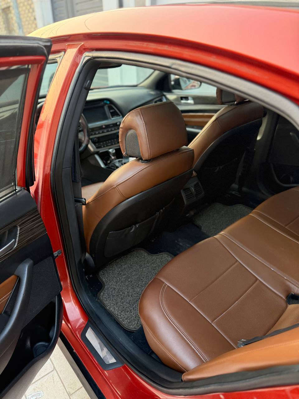 السلام عليكم
(وينه الي يدور النضيف والسريع🏁 والفول واللون المميز )
_هونداي سوناتا
_موديل 2015
_اعلى فئة VIP
_SPORT 2.0T_Limited
_القوى الحصانية🐎275
_الموصفات
1_فتحه سقف
2_بصمة تشغيل
3_بصمة ابواب
4_نضام ترحيب
5_شاشة كبيره
6_كامرة دوار
7_رادار امامي
8_رادار جانبي
9_مثبت سرعة
10_تحديد مسار
11_كشنات جلد مشمشي
12_تدفئة كشنات امامي وخلفي
13_تبريد كشنات امامي وخلفي
14 _كشنات كهرباء
15_جام AOTO
16_3وضيعات قياده
ايكو وسبورت ونورمال(الاعتيادي )
17_لايتات AOTO
18_منضومه زنون عدسات بلادي(نهاري) سعره450$
19_عين الشيطان لد نهاري احمر
20_لون مشمشي مميز بالسوناتا
21_نضام AOTO HOLD
22_سايد بريك بصمه
23_اشاير بالمري
24_سستم صوت سمعات انفنتي
25_دمام خلفي
26_شفتات ستيرن
27_ستيرن حرف Dالسبورت
28_تحكمات ستيرن جهتين
29_كشنات خزن 
30_بردات خلفيه بلادي
31_تبريد قطعتين ثلج ❄️❄️
32_تحكم تبريد بيانو
33_رادار امامي توقف ذاتي
34_اربع4 اكزوزات بلادي
35_ويل حجم 18 سبورت
36_دواخل لون اسود ملكي
37_نقط عمياء
38_تحكم مري كهرباء
39_سستم ستيل
40_حساسات امامي خلفي
41_مانع انزلاق
42_كامرة داش كام سعره ١٠٠الف
تيارات حداديه تبريد كله مكفول وجديد
♦️السياره الحادث جاملغ و بنيد و بيها بارد بالجاملغ الخلفي بس  اكفلك البدي كله كله كفاله
السياره ماشيه 90 الف ميل
[♦️محرك طك الكرتون جديده وين ما جان افحص دهن امزويل وبانزين محسن وما مفتوح  وكير كفاله جديد طك الكرتون  ] السياره جديده وفول وحلى من صور تجي وتشوف 🟧 السعر 148وبي مجال مكان السياره النجف ومتواجد على الفيس ‭ ‭‬ / 0785 000 0655‬
بي وتساب @
