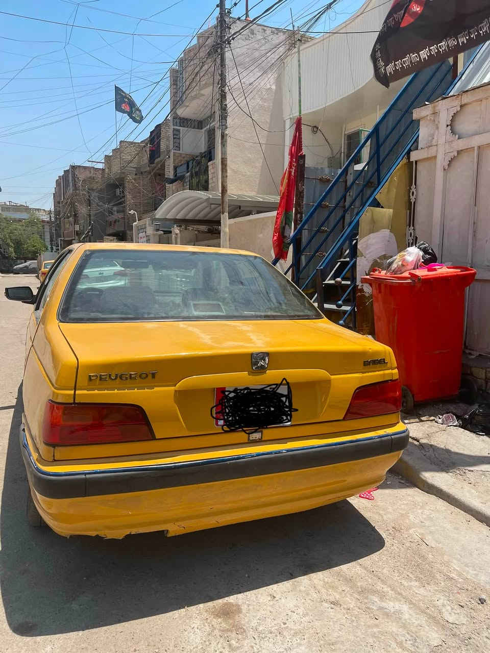 بيجو موديل 15 السيارة مقفولة من الدعامية إلى الدعامية ما بها أي ضربة فقط البنين طاير على الجبل فقط هذا السبب السيارة وصولي والتحويل نفس اليوم
السعر 40 ورقة اتصل على هذا الرقم ***********
