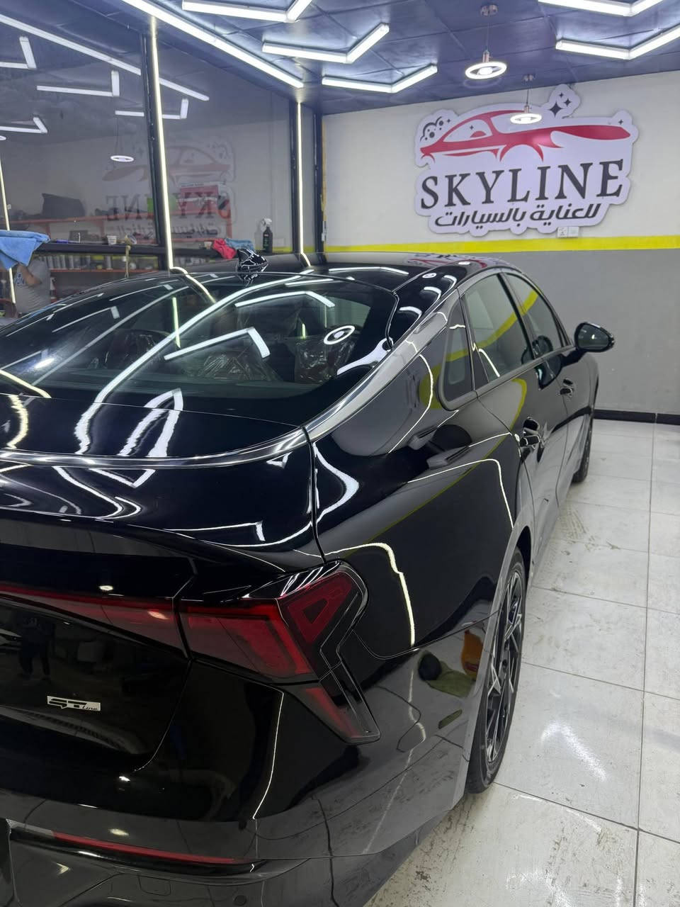 السلام عليكم 
للبيع او المرواس ب كي فايف  21 او 22 او 23
كيا k5 جيتي لاين 2025 
فول للاخير قفلة المواصفات 
بيها جاملغ وربع البنيد راجعات نفسهن وبدون دواخل 
السياره زيروو نظيفة ماشيه 22 الف كم
 السياره رقم بصرة 
الموصفات ..!
دواخل جلد احمر 
شاشات دجيتل متصله 
تدفئه كشنات 
تبريد لمس 
حساس امامي + حساس خلفي 
بيها 4 رادارات امامي + خلفي + جانبي 
تحديد مسار 
ستيرن هزاز 
والسياره كلها فوول led 
الصالون لمس 
ويرلس شحن 
وبعد بيها كلش هواي مواصفات لان اعلى فئه 
تجي محرك 2500 تنفس طبيعي المرغوب
مكاني البصره
السعر 218$
)))***********(((
