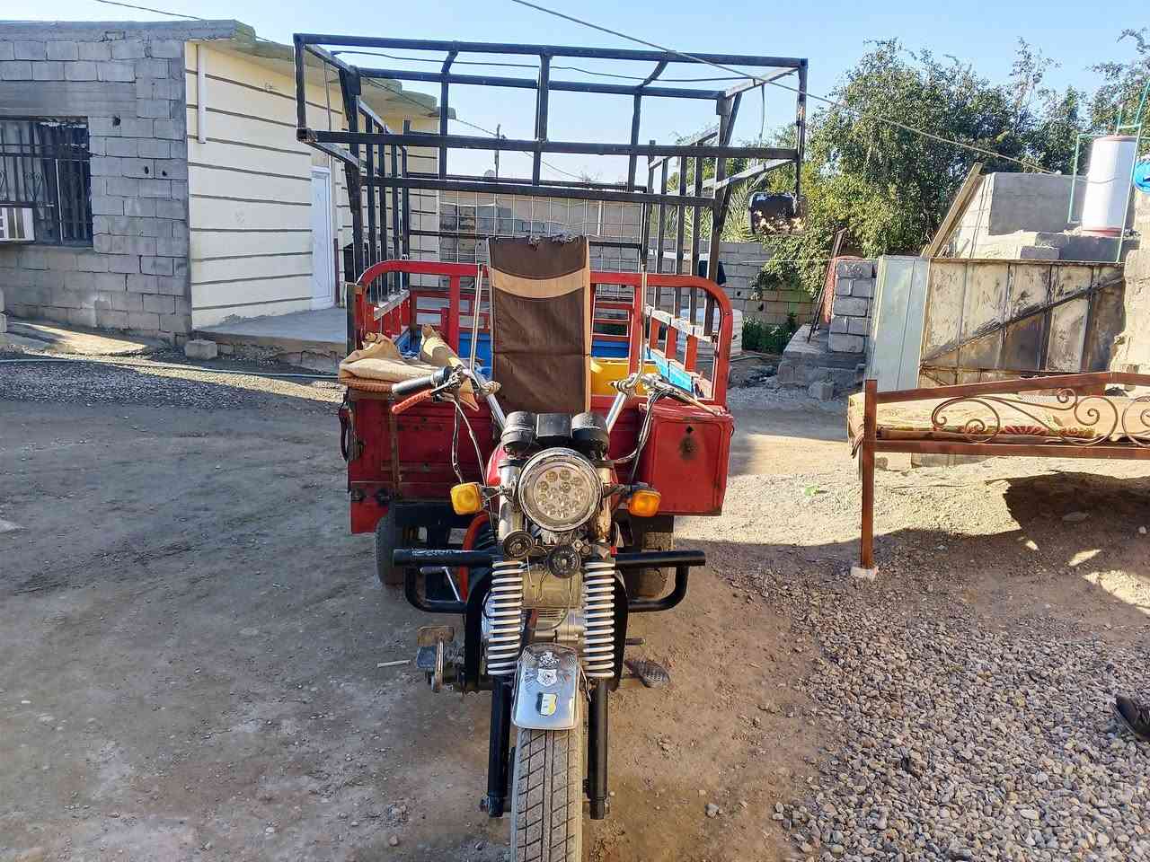 ستوته دايوان موديل 18 اوراق ماكو محركه 200 صار له شهر مشدود ستوته نظيفه حيل سعر قفل 800 اي مجال ما بيها رجاء مو شراي لا يتصل ولا يعلق ***********
