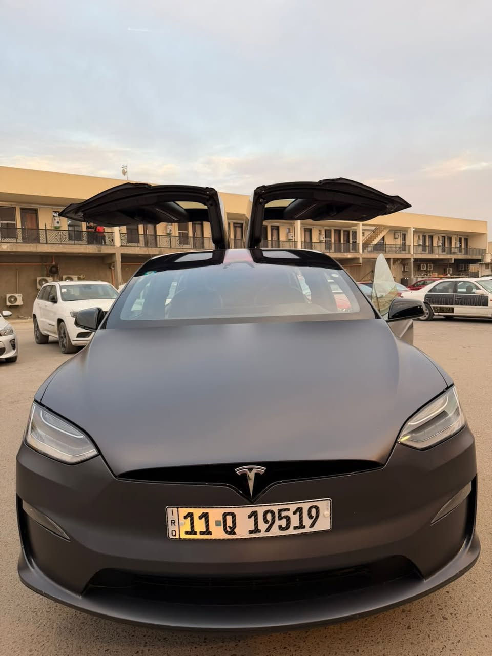 السلام عليكم
تسلا مودل X SUV
6 راكب
موديل 2023
مبدل فقط جاملغ ايمن
بدون دواخل
ماشيه 30 ألف
رقم بغداد رقم انكليزي
السياره مغلفة PPF ضمان عشر سنوات
700 حصان
السيارة مسجلة بأسمي 
مراوس بتاهو او جمسي يوكن
للتواصل: ***********
