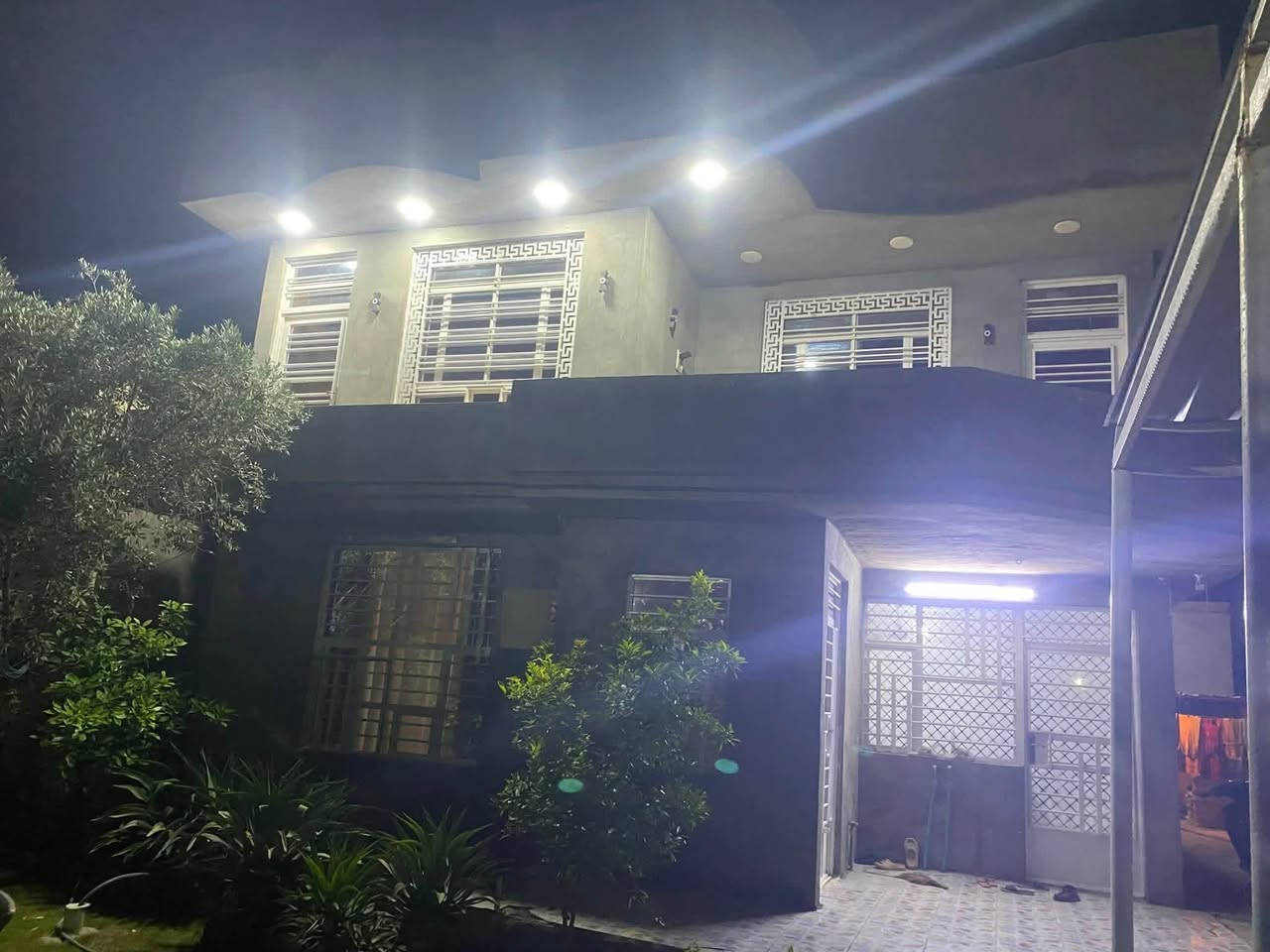 سلام عليكم 👋

منزل 🏡للبيع مساحه 350 متر. صافي طابو زراعي سند 25 تحويل بأسمك كامل من كلشي طابقين الطابق الاول يحتوي على غرفه صاله مطبخ مضيف خدمات الطابق الثاني يحتوي على غرفتين صاله خدمات +حديقه كبيره كراج كبير 
للاستفسار الاتصال على الرقم *********** اتصال +واتس 

السعر خاص 

العنوان الدوره هورجب شارع شحاذه 📌
