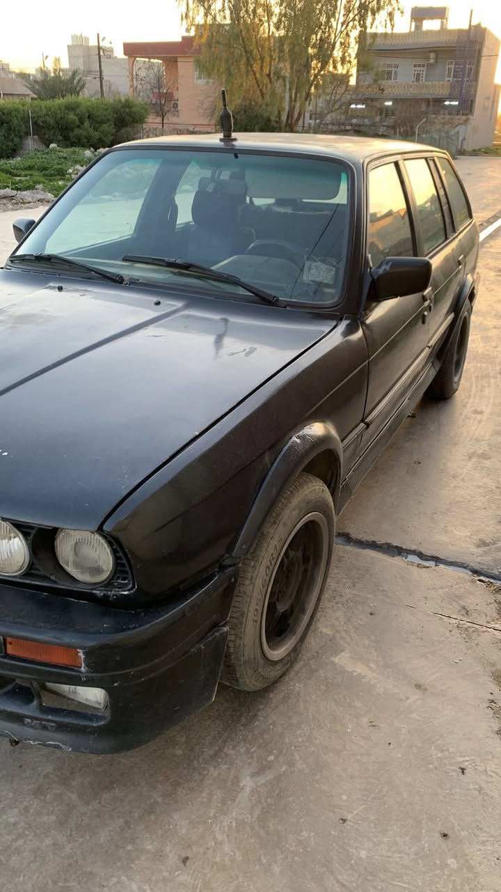 السلام عليكم
زعرة ستيشن للبيع  BMW E30
موديل 91
محرك 16 فل كير عادي 
كهربائيات كلها شغال
سنوية بسمي ، رقم الماني ،السيارة 
مامطلوبة شي ،بيها كوبون 
مكانها الموصل


**إذا كنت صاحب هذا الإعلان وتريد حذفه لأي سبب، رجاءا أرسل رسالة إلى الدعم الفني**