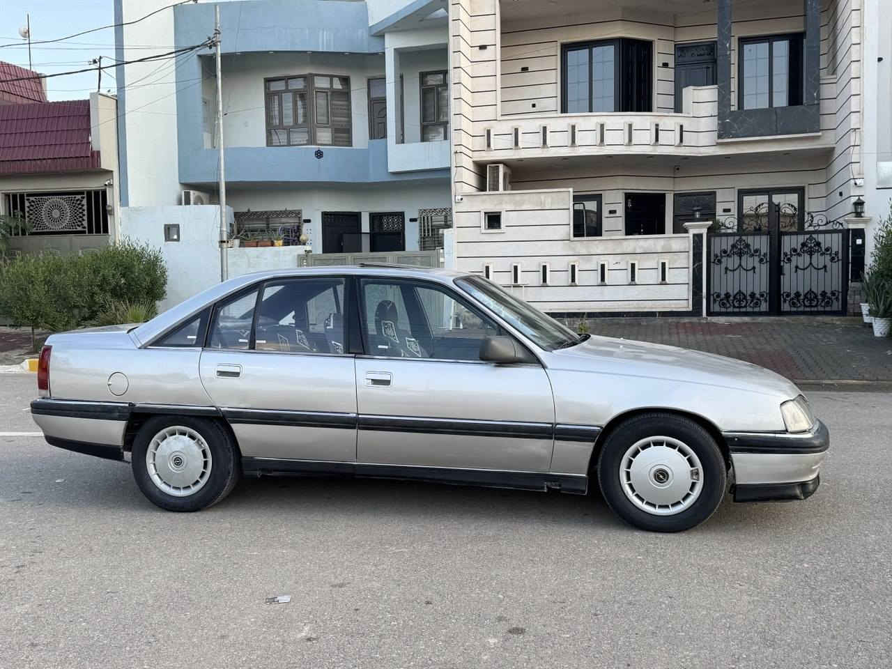 اوبل اوميكا للبيع
موديل 1992
رقم كركوك مشروع وطني سنويه جديد لحد 29 شرط التحويل 
محرك 20 بلاد شرط وكير اوتماتيك بدون عيب
كهربائيات وتخم تاير وصدر امامي وخلفي كلها جديد
سقف سلايت كهربائي وجام كهربائي
سياره صبغ عام للجماليه فقط بدون ضربه
السعر 39
***********
