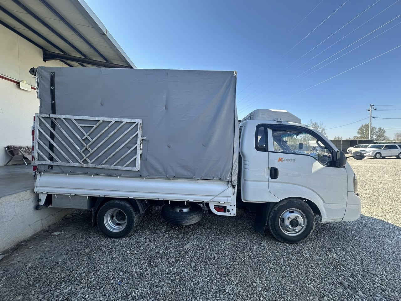 يالله يا الله
للبيع كيه فحل 2016 
بدون ضربه و ولا حادث 
سياره مكفوله كفاله عامه سنويه جديده تنتهي 2029سياره بسمي كبل تحوله  
يلي ياخذه بالعافيه 
مكان سياره سامراء 
لسعر***********
