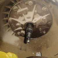 اخوان گير zf للبيع تورباين وكونترول شديتهن جدد وطلع مشكله بلكلجات يحرك...