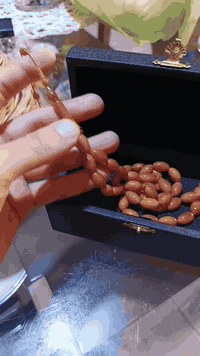 السلام عليكم 
 فاتوران اصلي شغل تركيا ( ابراهيم جيرجي) 
الوزن 37 غرام صافي عمر السبحه 10 سنوات للتواصل ***********
