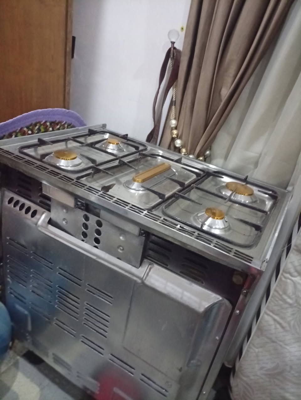 مكلفة بالنشر غراض للبيع العنوان بغداد نزله جسر الجادرية قرب مطعم بيارة الشام للاستفسار واتس اب ***********
