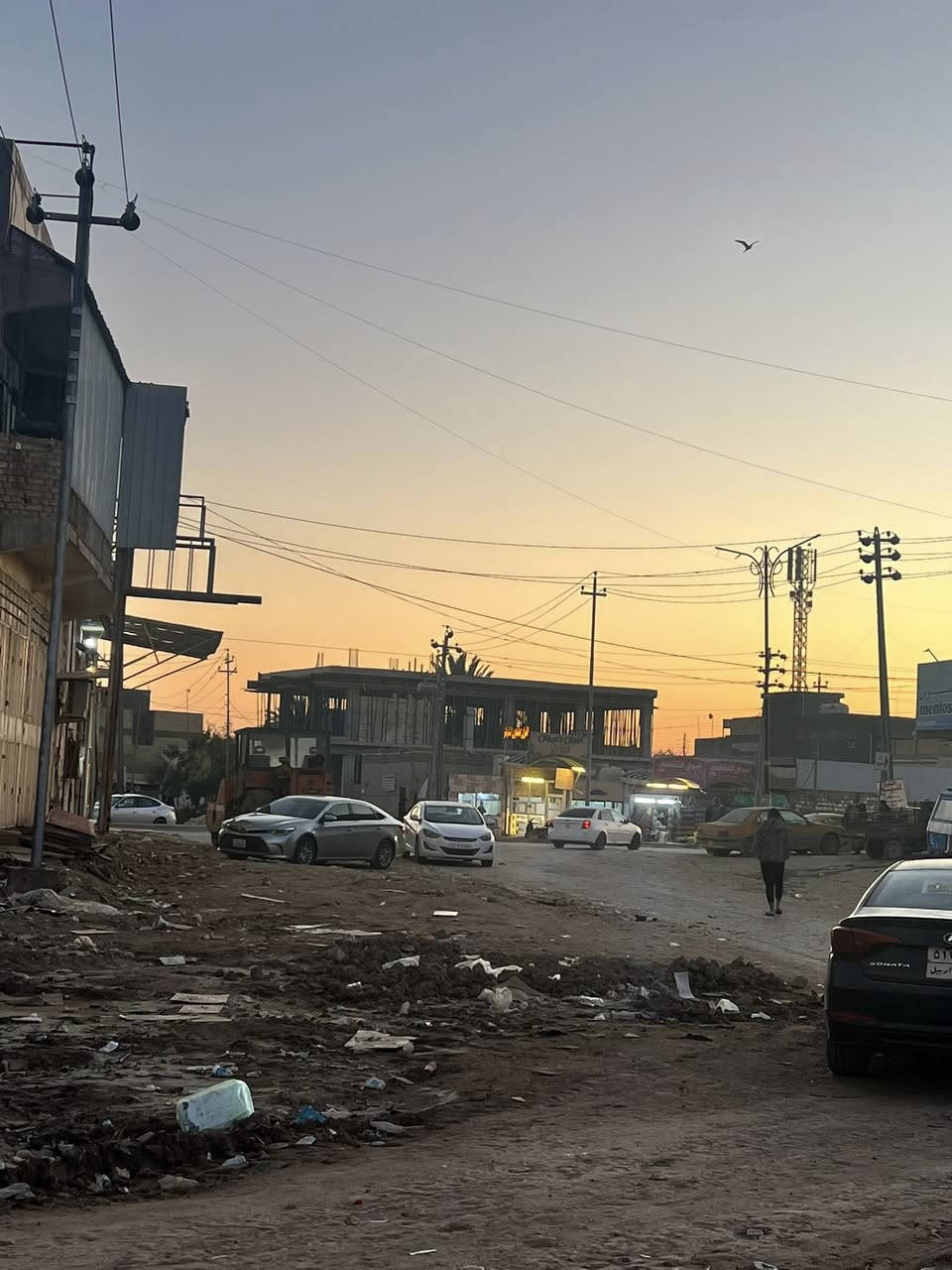 قطعه ٣٨٠ متر طابو صرف تجاريه 
طوريج ام الهوى الجديدة خلف مجمع ابن دينار مباشرتا ركن ع شارعين الفرعي ١٠ متر ورئيسي ٣٠ متر كما موضح بالفديو شارع المجمع خلف ابن دينار مكان مميز وقريب ع شارع ظهر تجار تصلح حسينه محلات بيت مكان مميز جدا   تنباع ٢٠٠ منها عادى او ١٠٠ مو مشكله 
الاستفسار / ***********
