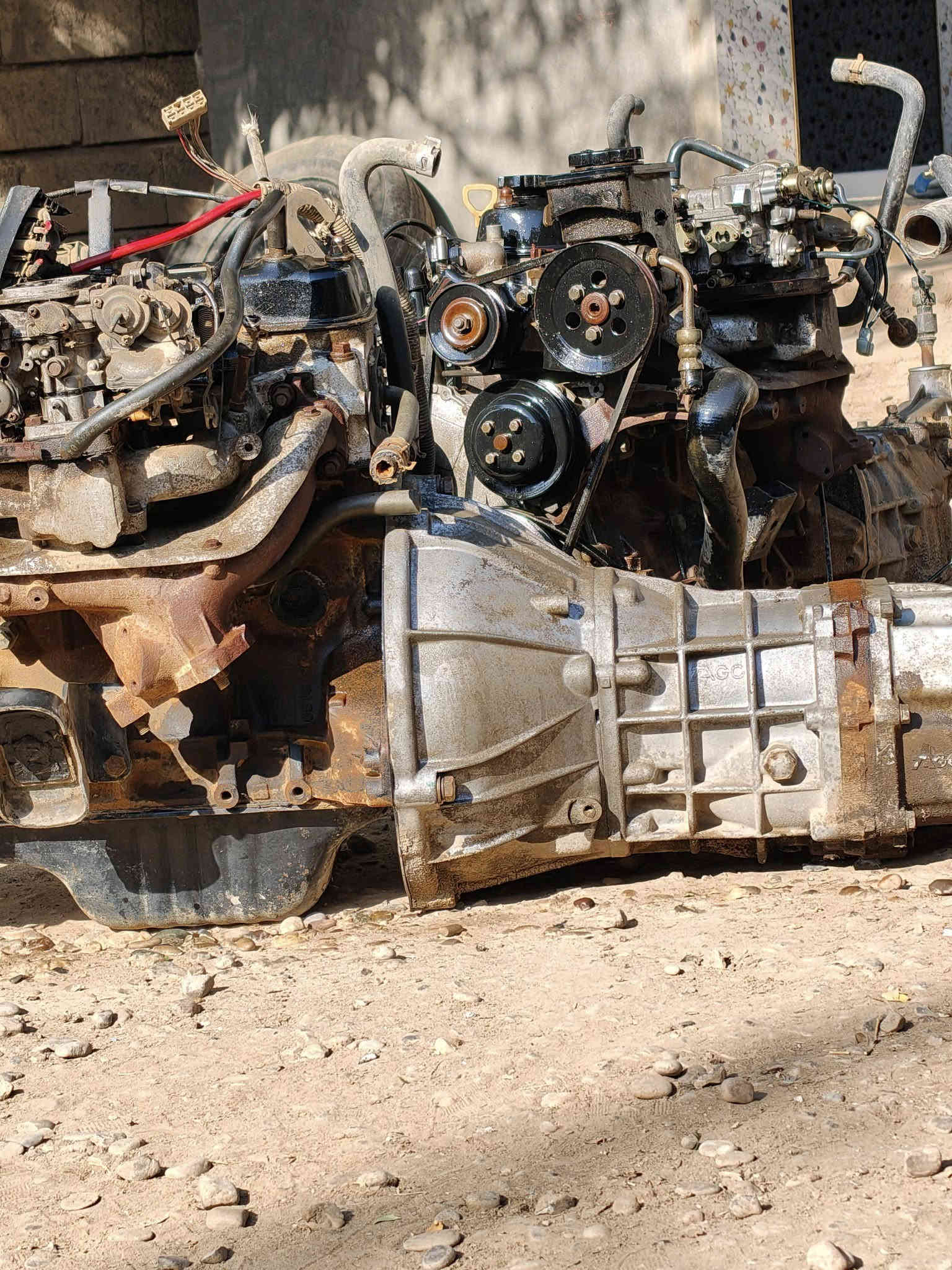 السلام عليكم يوجد لدينا محركات كامل ملحقات كير كنبريسر بور استيرن نوع فور واي ***********
