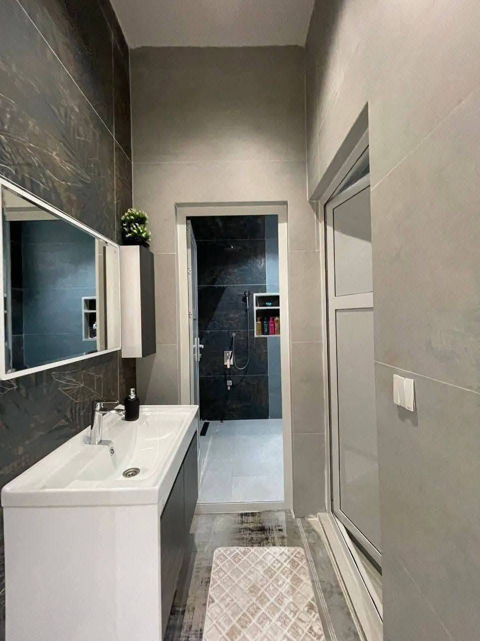 كود ٢٧ 

بيت للبيع – مجمع المنارة

فرصة مميزة للسكن في موقع حيوي وقريب من جميع الخدمات ✨

🏡 بيت للبيع داخل مجمع المنارة
📍 قريب جداً من الخدمي مال 120 متري

التفاصيل:
* المساحة: 200 متر
موقع مميز على شارع 20متري 

* 5غرف  نوم
* استقبال واسع ومريح
* موقع ممتاز
للاستفسار
***********
***********
*********** واتساب

لمشاهدة الفيديو والسعر والباقي من العروضات ادخل للقناة رابط القناة https://t.me/new1erbil

#عقارات_اربيل #شقق_للبيع_اربيل #بيو_لبيع_اربيل  #فلل_للبيع_اربيل #مجمعات_سكنية_اربيل
 #عقارات_كردستان  
#استثمار_عقاري_اربيل #عقارات_بغداد_سليمانية_اربيل  #عقارات_شمال_العراق أربيل, العراق
