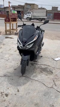 دراجهpcx الجيل الثالث دراجه رمبه كامرات امامي وخلفي وجيبي اس وتدفئة مك...