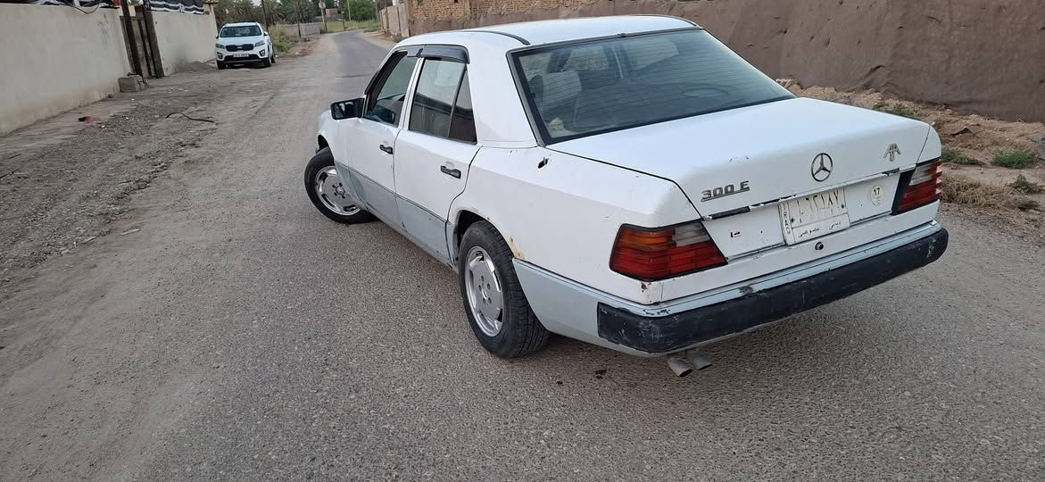مرسيدس١٩٩٢ محرك ٢٥٠٠ رقم ديالى ٤٥ بيه مجال ***********
