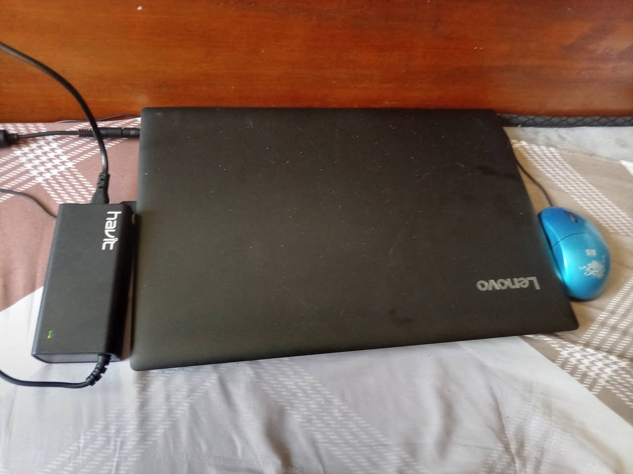 لابتوب Lenovo
مواصفات الجهاز 💻
✅نوع الجهاز  Lenovo      
✅نوع المعالج core  i3 
✅الهارديسك  320 جيجا   سريع  
✅لون مميز وحلو 
✅رام 4 جيجا 
✅حجم الشاشه 15.6
✅بلوتوث وانترنت 
✅  يصلح الدراسه والأعمال الشخصيه والانترنت وملفات  ولبطاقات التوجيهي وطلاب الجامعات
✅نظيف   
✅ البطاريه ممتازه 
✅مع الجهاز الشاحن الاصلي سعر 200 هذا رقم***********

