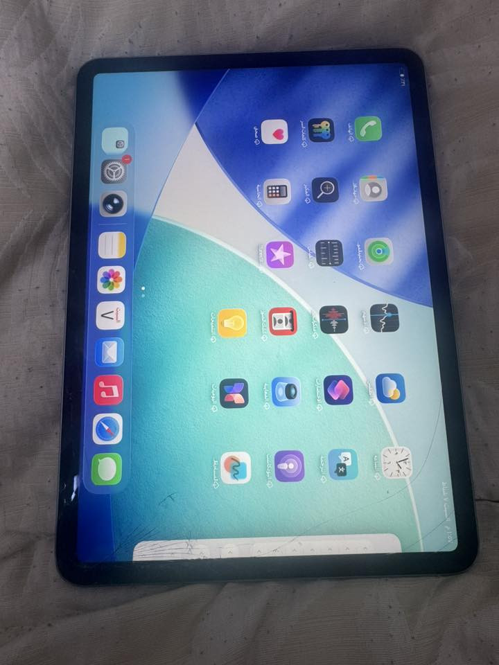 ايباد 11M2
ذاكره 256 
بطاريه 88
بي كسر شاشه بس ماله دخل يل حساس قطعه نضيفه شاشه ملمسها حلو تواصل خاص


**إذا كنت صاحب هذا الإعلان وتريد حذفه لأي سبب، رجاءا أرسل رسالة إلى الدعم الفني**