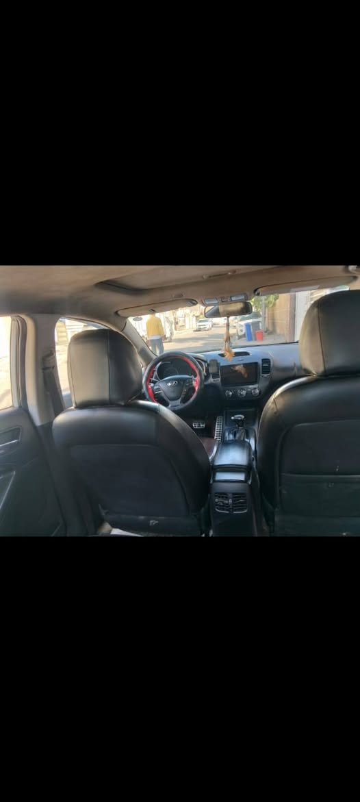 السلام عليكم كيا سيراتو خليجي موديل 14 فول مواصفات تبريد قطعتين بيها صبغات ابيع حزام بدون ضربه رقم انكليزي  بااسمي السعر 115 بيها مجال ***********
