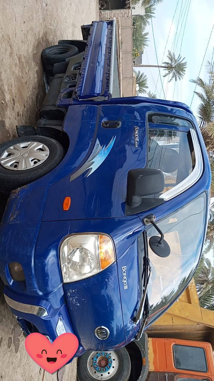 السلام عليكم 
بنكو300مفتوح موديل2007
مكفولة كفاله عامه
تبريد شغال
مكينه جديده توه مجفته
تخم تاير حداديه جديده سنويه بسمي توه شادله رقم انكليزي
 واسط  السعر80وبيه مجال للطيبين
***********
