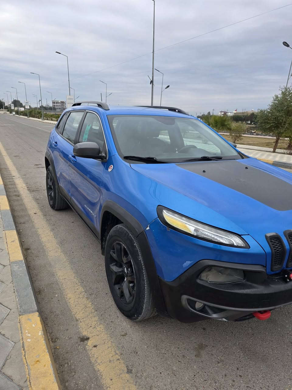 جيب شيروكي بزون
2018 محرك 6V سلندر
ترايل هوك جبلي
معروفه مواصفات الترايل هوك 
سياره جاهزه ما بيهة نقص
مكينه كير مكفولات
حادث خفيف بدون ايرباك 
بدون بجم
صور الحادث بالمنشور
ماشيه 127 الف ميل
رقم ميسان ب اسمي تحويل ثاني يوم 
مكاني العماره 
السعر 140
***********
