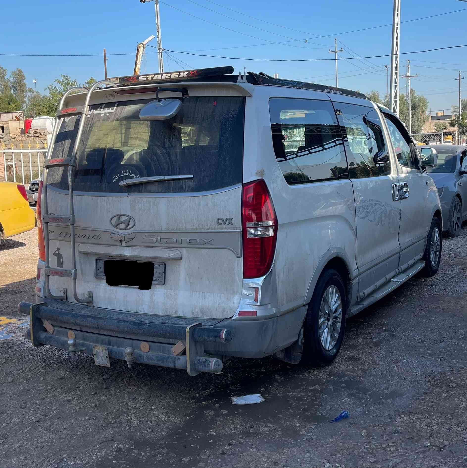 السلام عليكم للبيع ستاركس 
موديل2010
رقم بغداد بسمي سنويه جديده
مسكر سبلاين اتو كير مكينه خير من الله
السياره جاهزه  
ماناقصه برغي
فول موصفات 
بيه ضبغ شويه بلجاملغ خلفي موضح بلصوره ولباقي كفاله
السعر (160) وبيه مجال لاستفسار اكثر ***********
