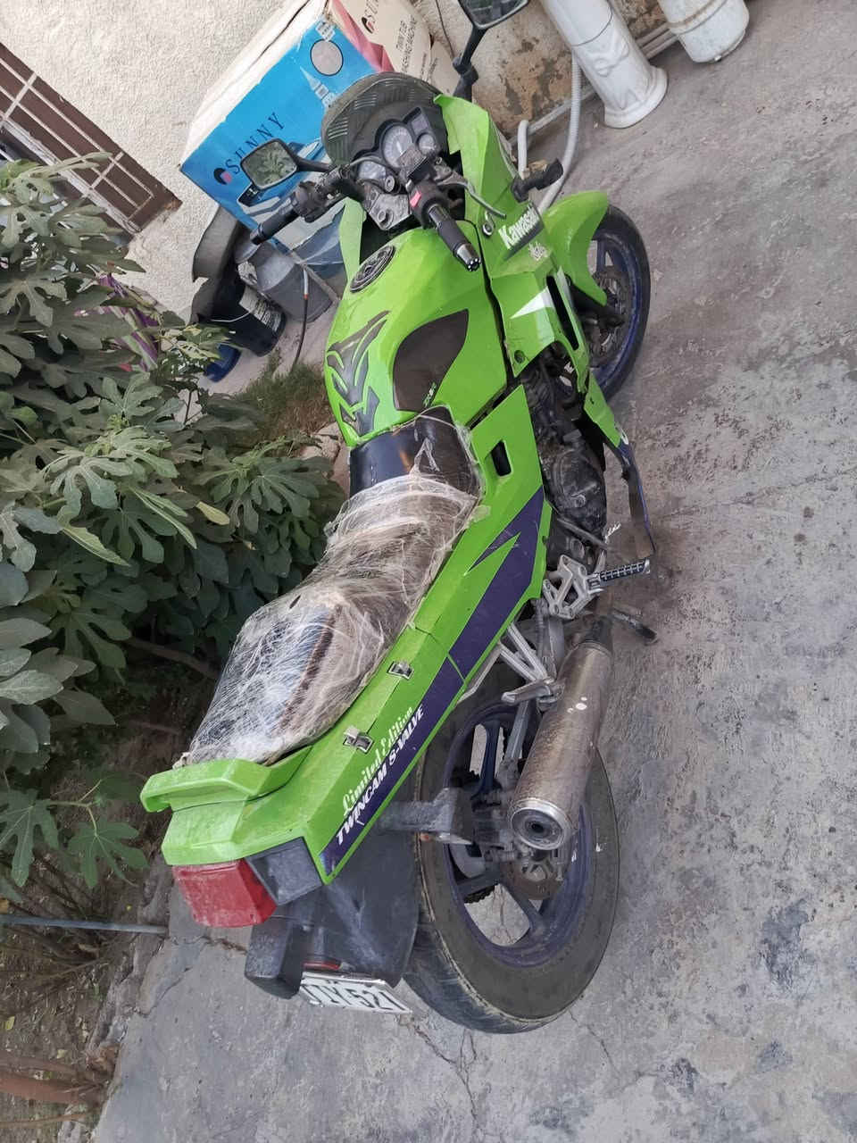 سلام عليكم شباب دراجه كاوسكي كايمه تشتغل بس لازم باتري جبير يله يشغله واني ما فارغ له اشتغل بشركه وما عندي مجال غيم بل يرضه بي الله وشايف خيره ***********
