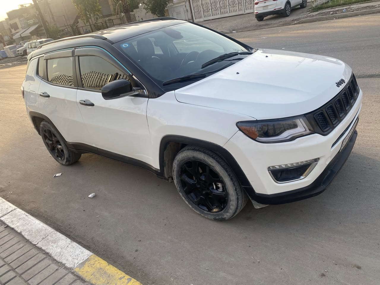 للبيع جيب كومباس 2019 تو كلر
وارد امريكي صور الحادث مرفقة مع المنشور 
مكينة 2400 فور ويل
بيهة منظومة غاز  
تحكمات ستيرن و تبريد قطعتين و سايد بريك بصمة  جاملغ الايمن مبدل 
السيارة بسمي و مكاني بغداد .الشعب 
السعر 110 $
هاتف  ***********
